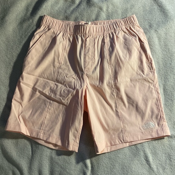 NEW North Face Shorts - Picture 4 of 4